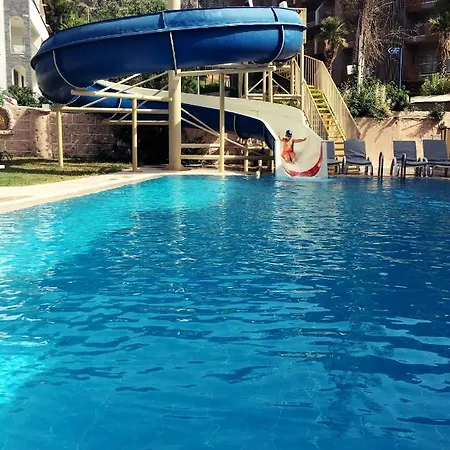 酒店 Zeus Turunc Hotel 马尔马里斯